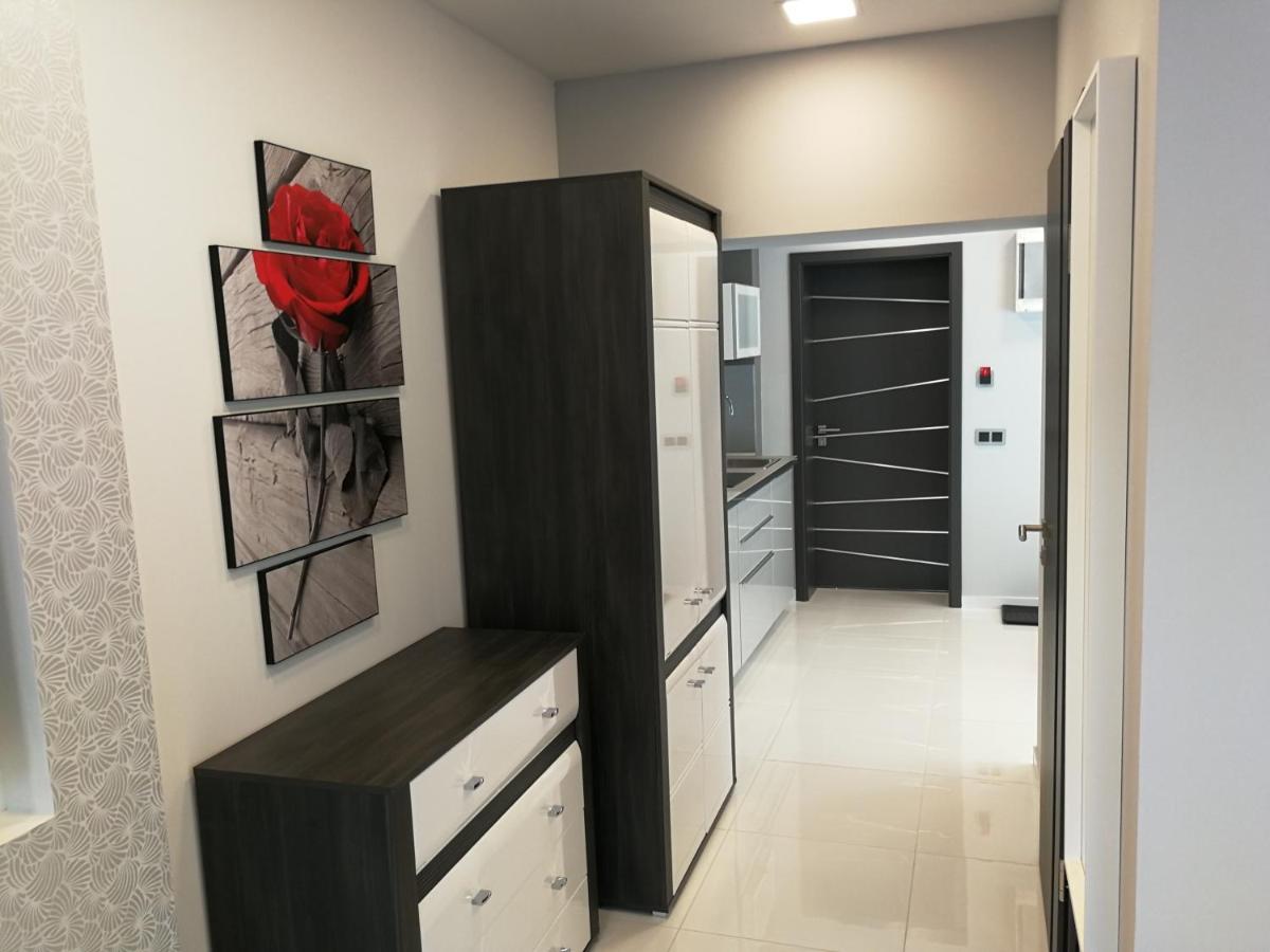 Aqua Solar Apartmanhaz Мисколк Екстериор снимка