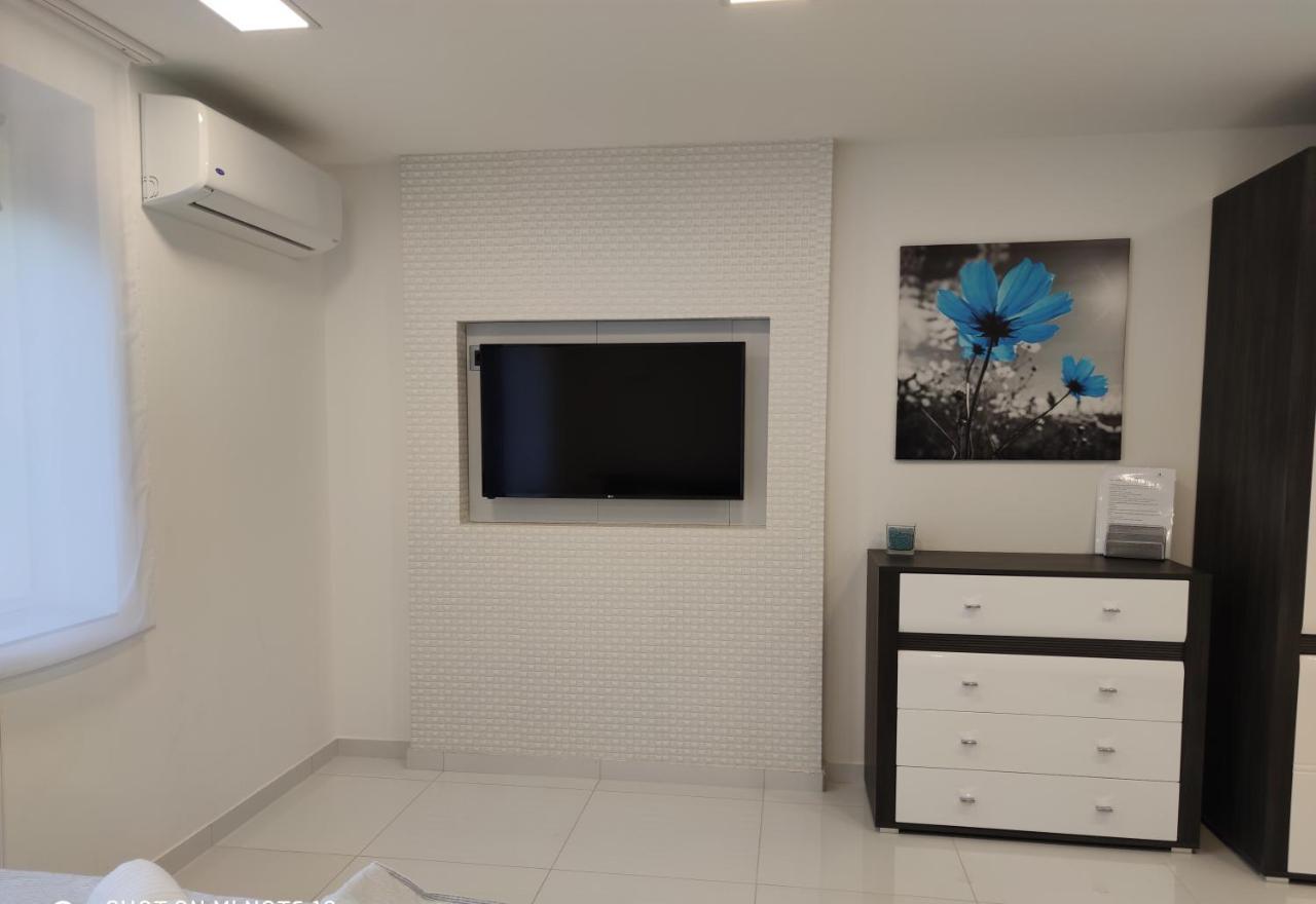 Aqua Solar Apartmanhaz Мисколк Екстериор снимка